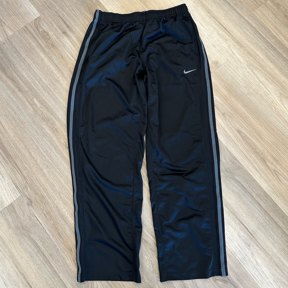 Nike Men’s Black Swoosh Joggers with Gray Side Stripes size Large
